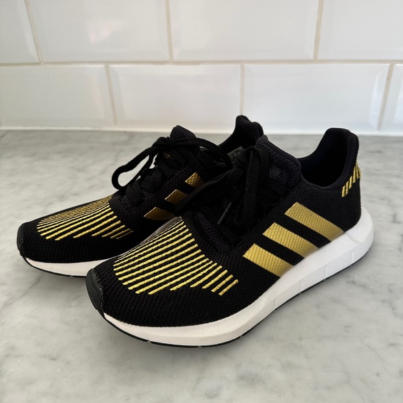 Adidas Women’s Swift Run Sneakers Size 7 - Picture 6 of 6